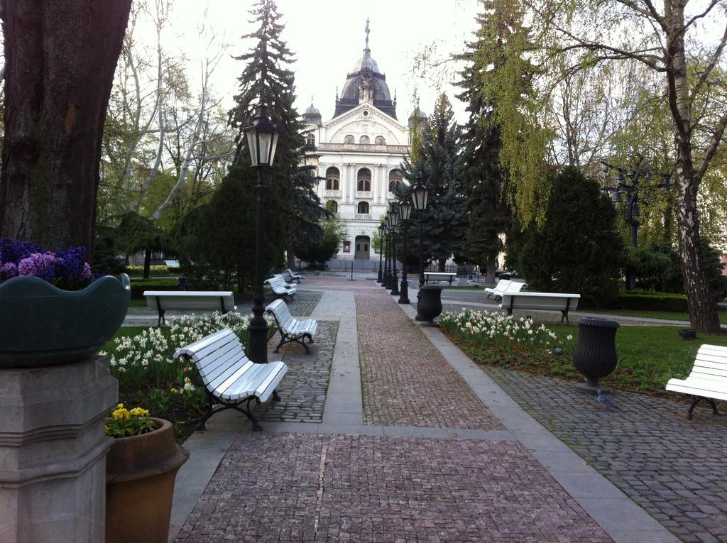 The Heart Of Kosice Apartamento Exterior foto